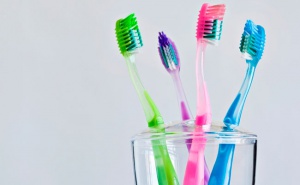 higiene-oral-trocar-escova-dente